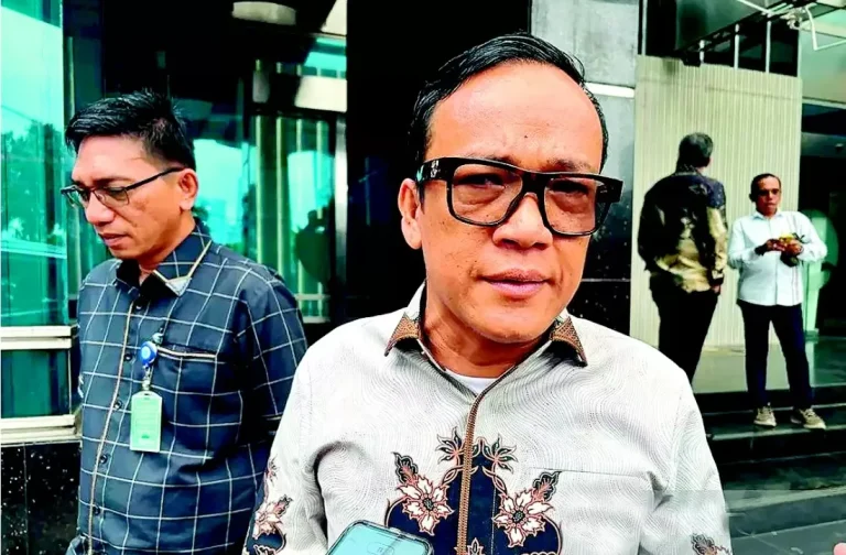 KPK OTT Wamenaker Immanuel Ebenezer, 10 Orang Ditangkap