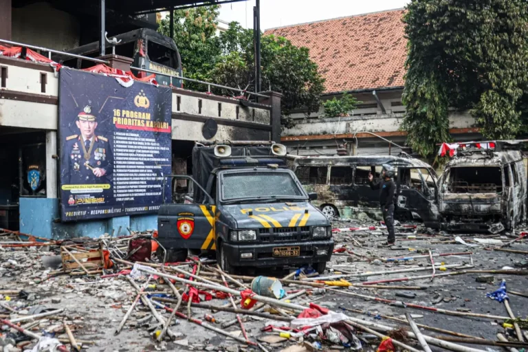 Ini Rinciannya 7 Kantor Polisi di Jakarta Timur Kena Amuk Massa