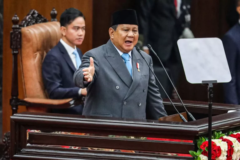 Prabowo Targetkan APBN Tanpa Defisit Pada Tahun 2027 atau 2028, Efisiensi Diteruskan