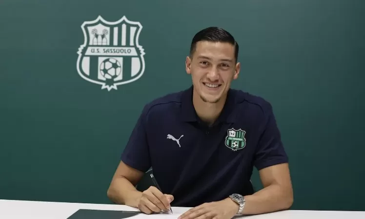 Jay Idzes Resmi Bergabung dengan Sassuolo, Nilai Transfernya Termahal