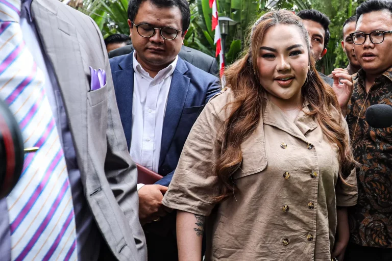 Sampaikan Keterangan kepada KPK, Lisa Mariana Ngaku Dapat Aliran Uang dari Ridwan Kamil
