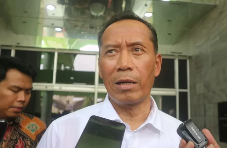 Banyak Sarjana Nganggur, Wamendiktisaintek Bersama Kementerian Investasi Siapkan Solusi