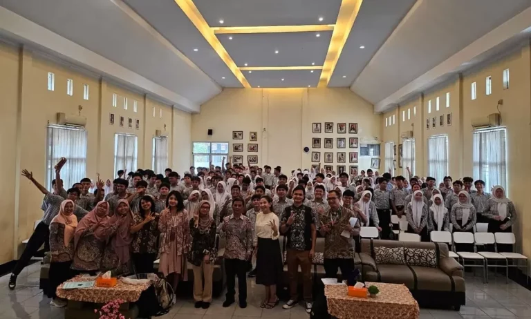 Hanya 10,2 Persen Penduduk Usia di Atas 15 Tahun Mengenyam Pendidikan Tinggi