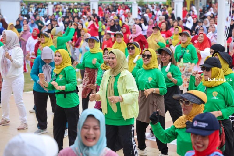 Ribuan Warga Ikuti Senam Sehat BKOW Kepri