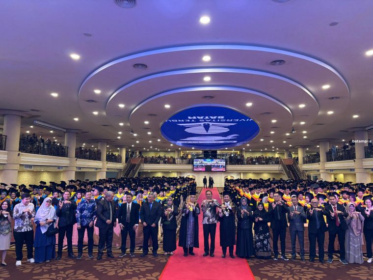 700 Mahasiswa UT Batam Resmi Diwisuda, Siap Hadapi Era Digital