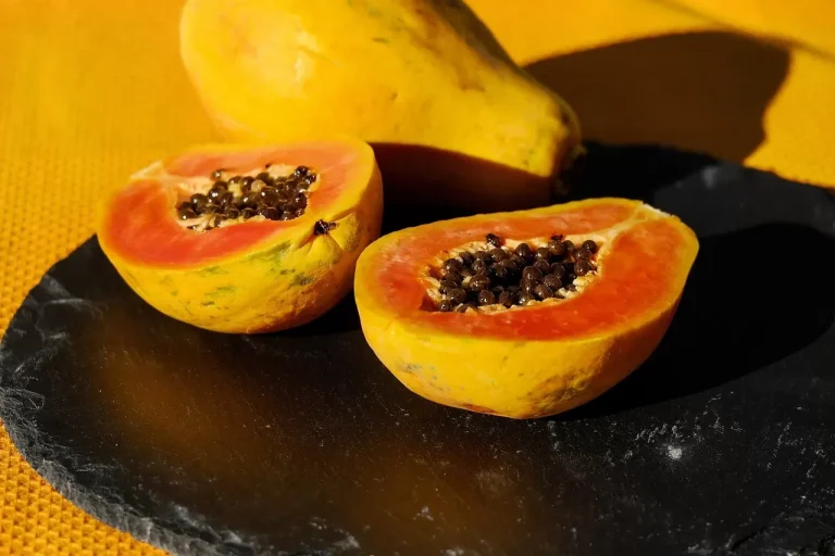 Jangan Dibuang! Ini 6 Manfaat Biji Pepaya yang Tak Terduga untuk Tubuh