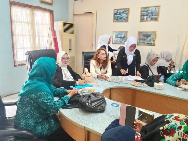 Bukan Halangan, Emak-Emak di Daerah Terpencil Siap Tampil Percaya Diri dengan Public Speaking
