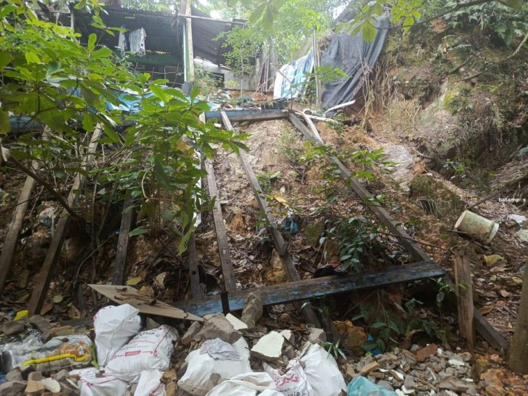 Dua Titik Longsor di Batuaji Mengkhawatirkan, Warga Resah Belum Ada Penanganan