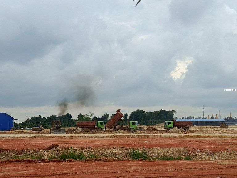 Truk Proyek Ugal-ugalan, Warga Seibinti Sesak Napas Diterjang Debu