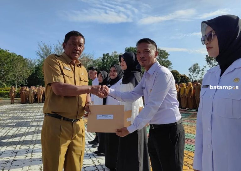 Pemkab Karimun Pemerintah Serahkan SK P3K Tahap Dua