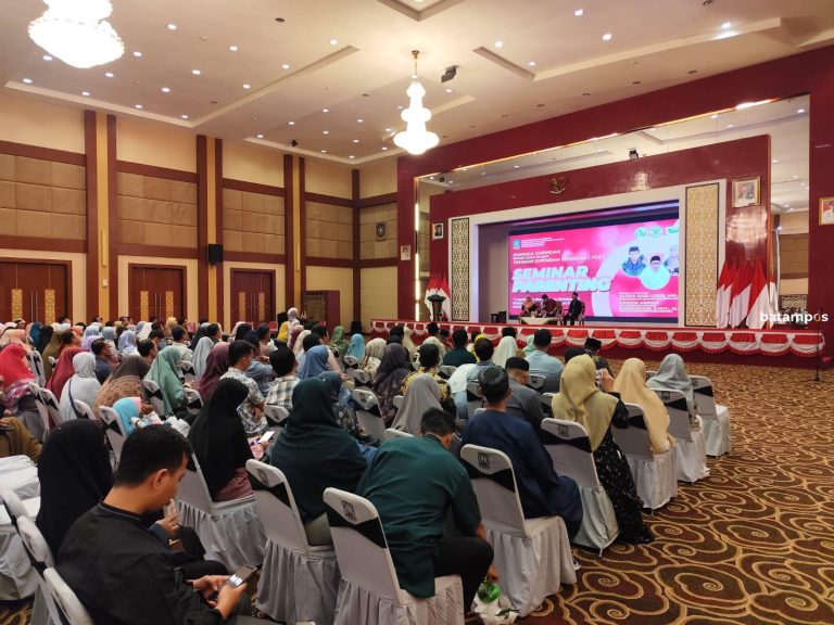 Bentuk Keluarga yang Bahagia 560 Orang Ikut Seminar Parenting dan Pranikah