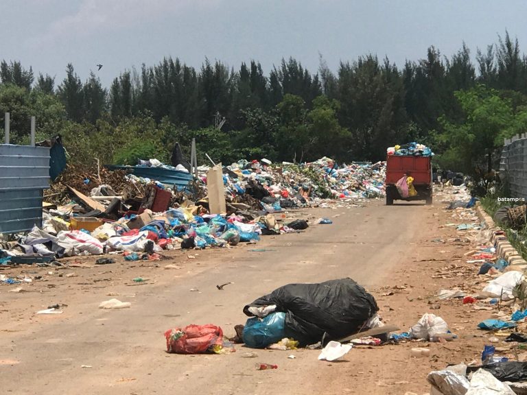 Tumpukan Sampah di Bengkong Sadai Dikeluhkan Warga, Bau Menyengat Ganggu Aktivitas