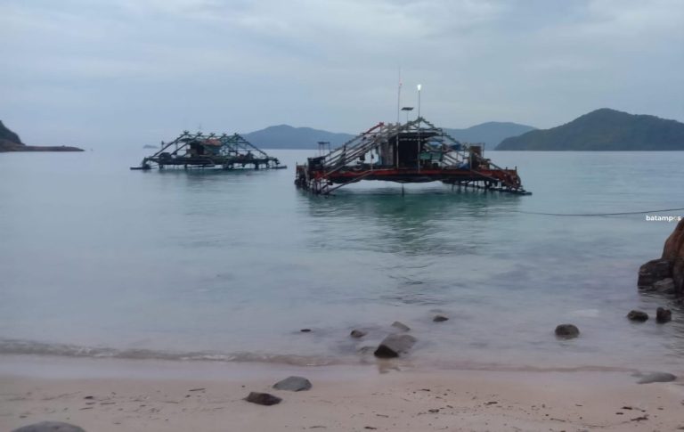 Bagan Nelayan Ganggu Wisata Pantai Pasir Manang Anambas, Warga Keluhkan