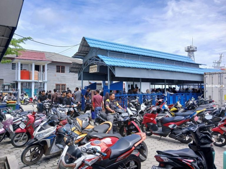 Parkir Semrawut di Pelabuhan Tarempa Ganggu Penumpang, Dishub Janji Tertibkan