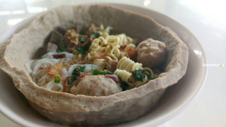 Cuaca Hujan Enaknya Makan Bakso, Ini 5 Rekomendasi Bakso Terpopuler di Batam