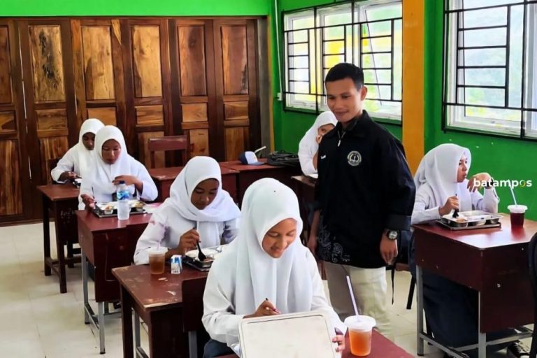 SPPG Air Asuk Anambas Belum Kantongi Sertifikat Higiene,  Orangtua Cemas, Polisi Turun Tangan
