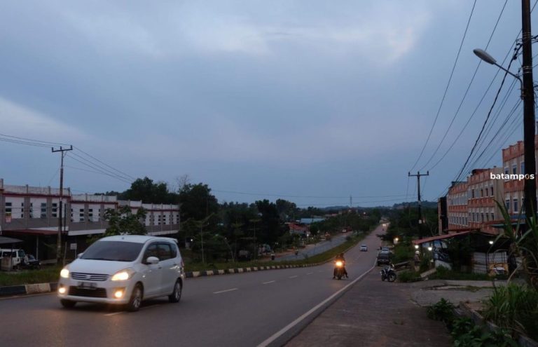 Jalan Aisyah Sulaiman Gelap Bertahun-tahun, Warga Khawatir Rawan Begal