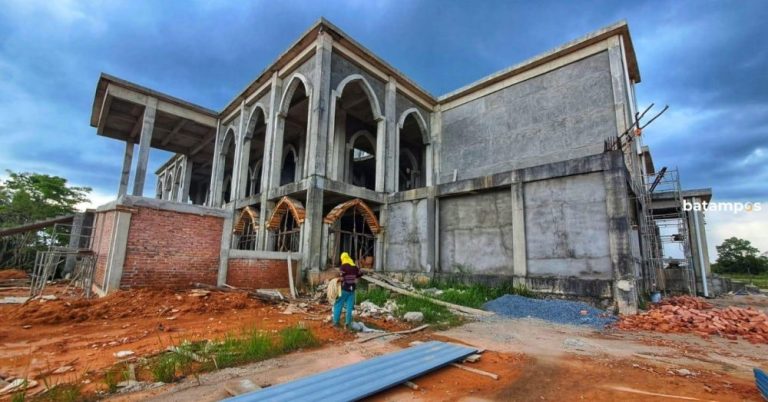 Pembangunan Masjid Agung Bandar Seri Bentan Tahap Keenam Capai 68 Persen, Kubah Dipasang Tahun Depan
