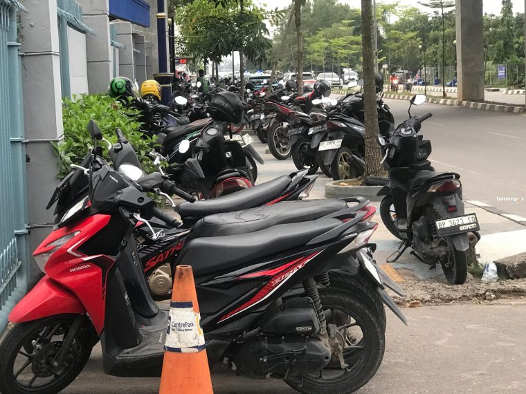 Haloo Dishub Batam, Trotoar di Samping Mega Mall jadi Tempat Parkir Liar
