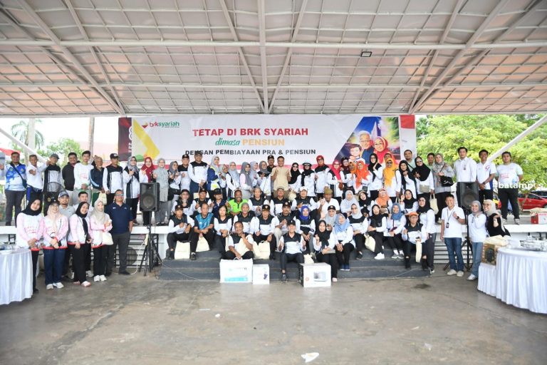 BRK Syariah Batam Gelar Senam Sehat dan Pemeriksaan Kesehatan Gratis untuk Nasabah Pra Pensiunan dan Pensiun