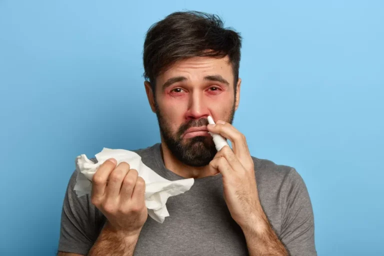 Cara Alami Atasi Hidung Tersumbat, dari Uap Panas hingga Posisi Tidur