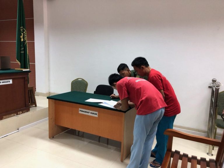 Dua Penyelundup Rokok Ilegal Divonis 2 Tahun Penjara