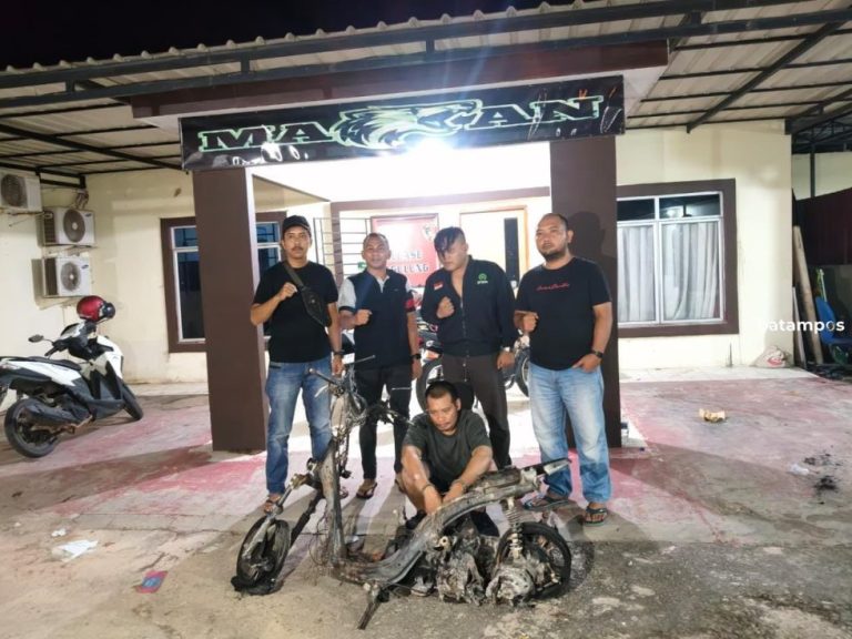 Cemburu Sang Duda, Motor Janda Dibakar dan TV Dihancurkan