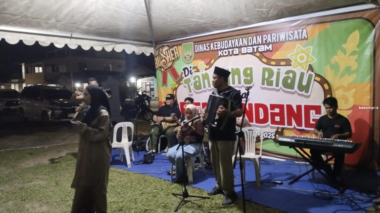 Busker Tanjungriau: Warga Kampung Tampil Berdendang, Seni Lokal Kembali Bergema