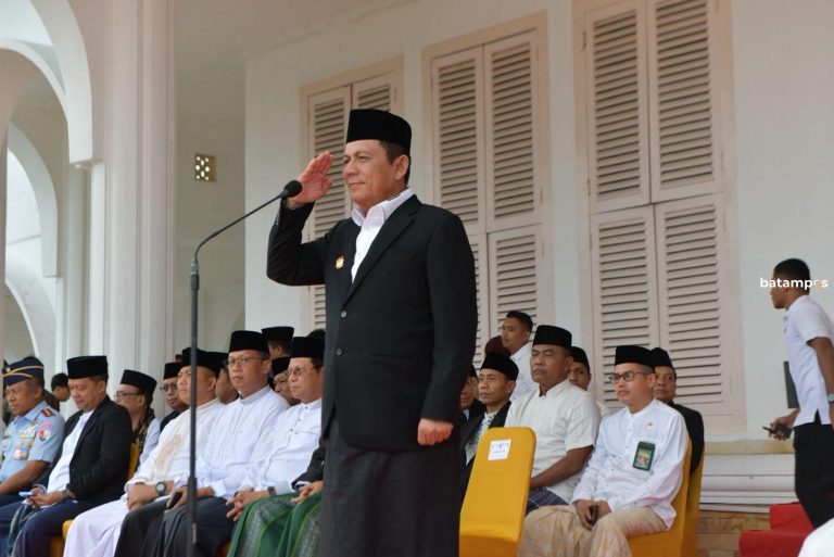 Gubernur Ansar Pimpin Upacara Hari Santri Kepri, Serukan Santri Harus Kuasai Teknologi