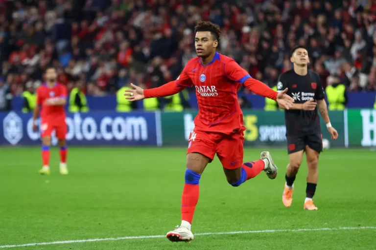 PSG Bantai Bayer Leverkusen 7-2, Kokoh di Puncak Klasemen
