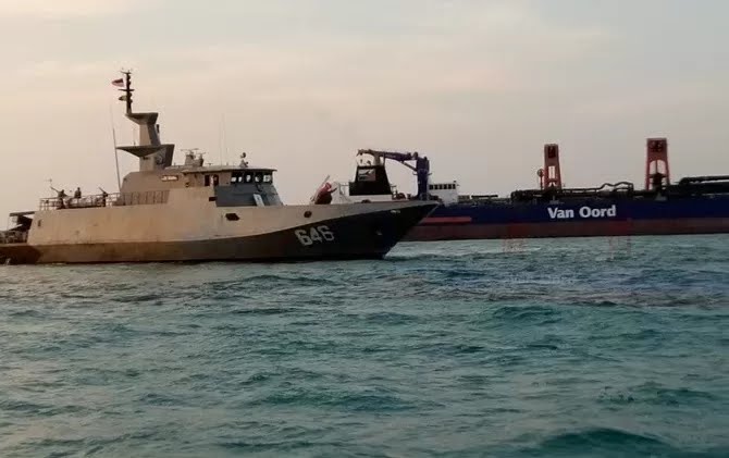 Kapal Belanda Vox Maxima Jadi Pemicu Tumpahan Minyak Terburuk Singapura