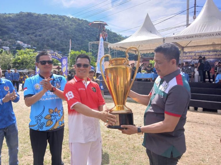 Piala Askab PSSI Anambas 2025 Dimulai, Bupati: Jaga Sportivitas