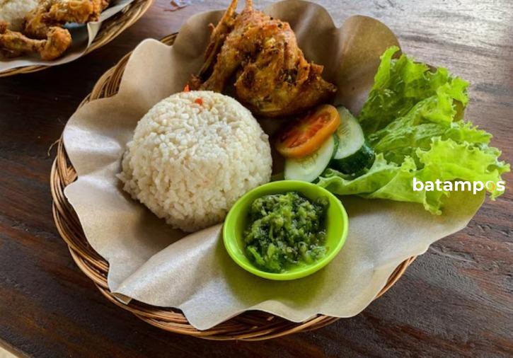 5 Penyetan Sambal Ijo Paling Diburu di Batam, Pedasnya Bikin Nagih