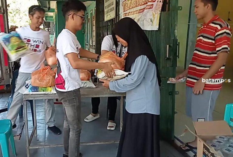 Tana Group Hadirkan Sembako Murah Bantu Warga Bengkong