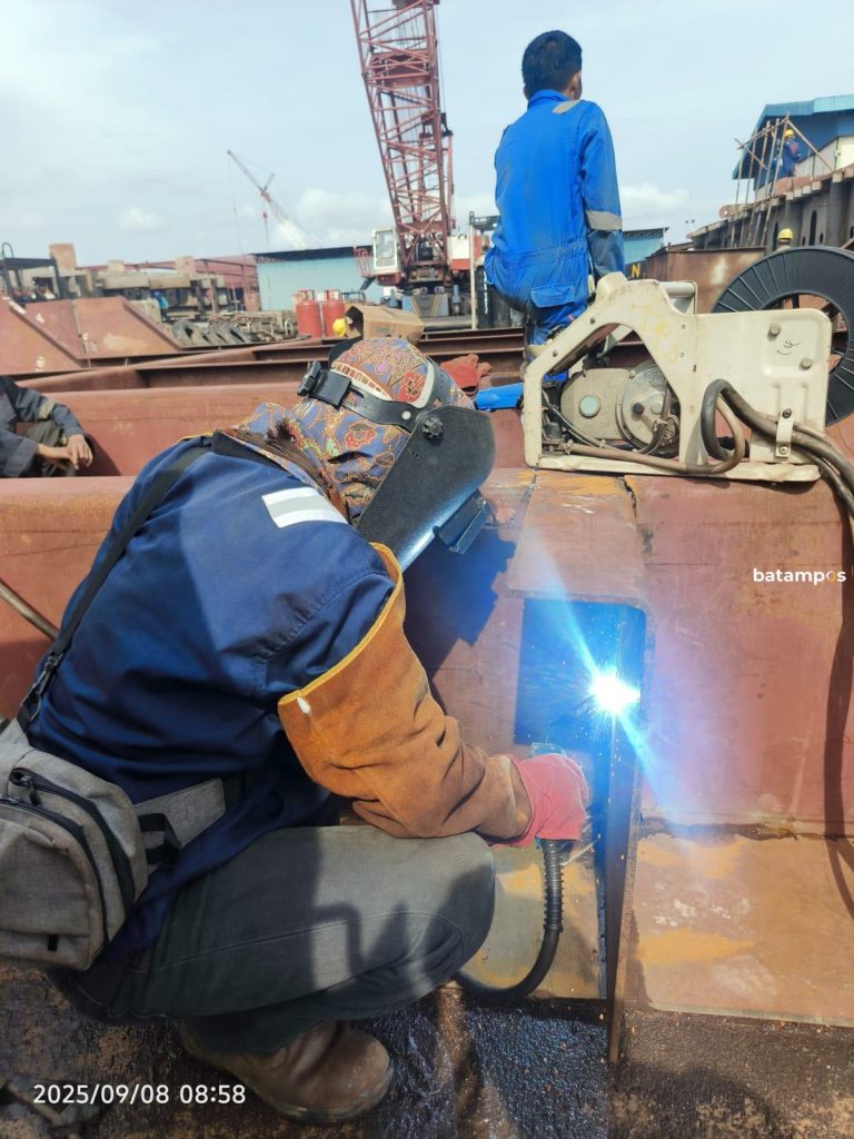 40 Pekerja Galangan Kapal Belum Digaji, PT VRS Diminta Bertanggung Jawab