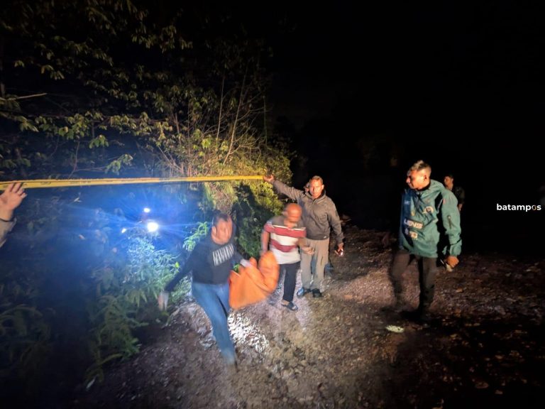 Bau Busuk dari Semak Bukit Caramel, Warga Temukan Mayat Tergantung