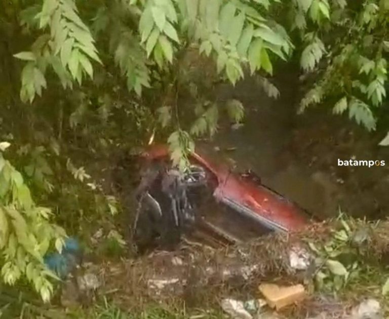 Yaris Tabrak Rombongan Ibu-Ibu di Batu Ampar, Satu Orang Meninggal