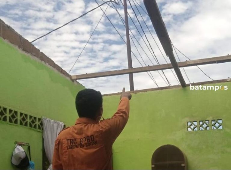 Empat Rumah Warga Bintan Rusak Parah Akibat Angin Kencang