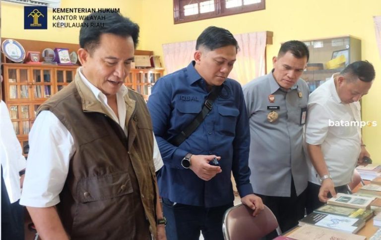 Kakanwil Kemenkum Kepri Dampingi Kunjungan Menko Kumham Imipas Yusril ke Pulau Penyengat