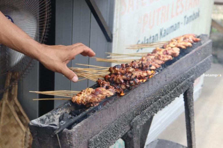Kuliner Malam Batam: Coba 5 Tempat Sate Legendaris yang Bikin Nagih