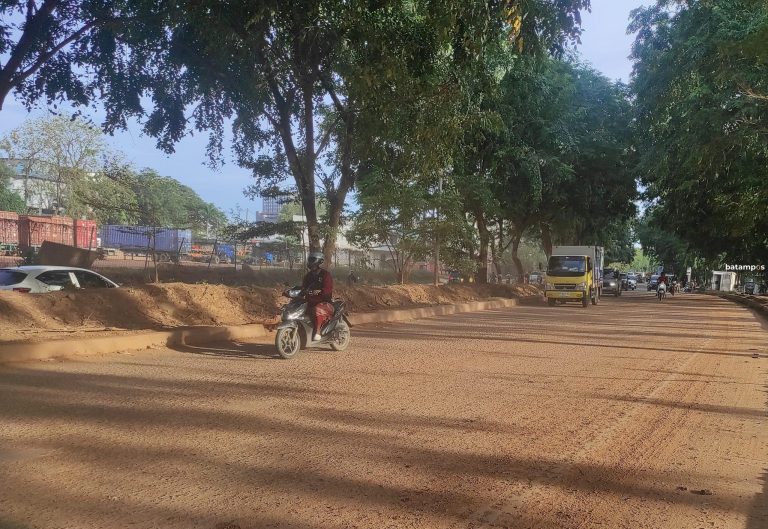 Jalan Duyung Mulai Diperlebar, Drainase dan Badan Jalan Ditata Ulang