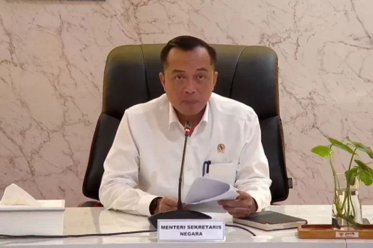 Kisah Upaya Sogokan ke Presiden Prabowo Senilai USD 1 Miliar, Mensesneg Prasetyo: Kira-kira Begitulah