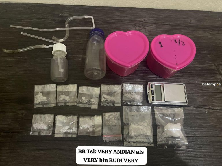 11 Paket Sabu Disembunyikan dalam Toples Pink, Penghuni Kos Dibekuk di Baloi Center