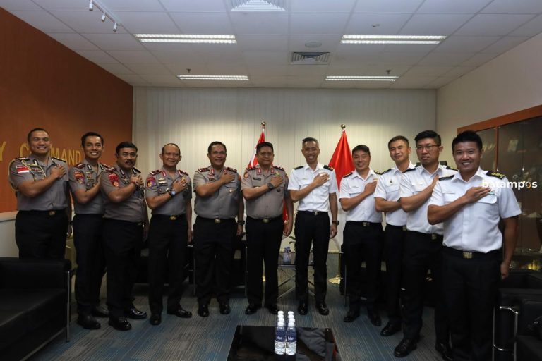 Polda Kepri Perkuat Kerja Sama Keamanan Laut dengan Singapura