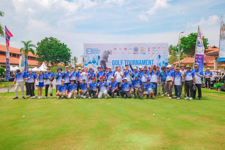 Lapangan Golf Jadi Ajang Silaturahmi dan Amal, Apindo Serahkan Donasi untuk PMI
