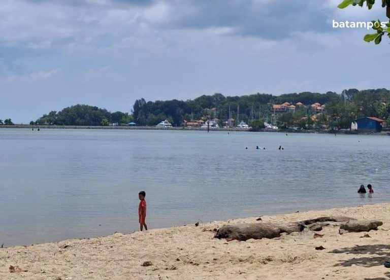 5 Rekomendasi Pantai di Batam yang Cocok Buat Piknik Murah Meriah