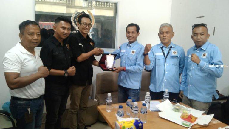 Kunjungi PWI Batam, PWI Rokan Hulu Belajar Cara Kerja Sama dengan Swasta dan Pemerintahan