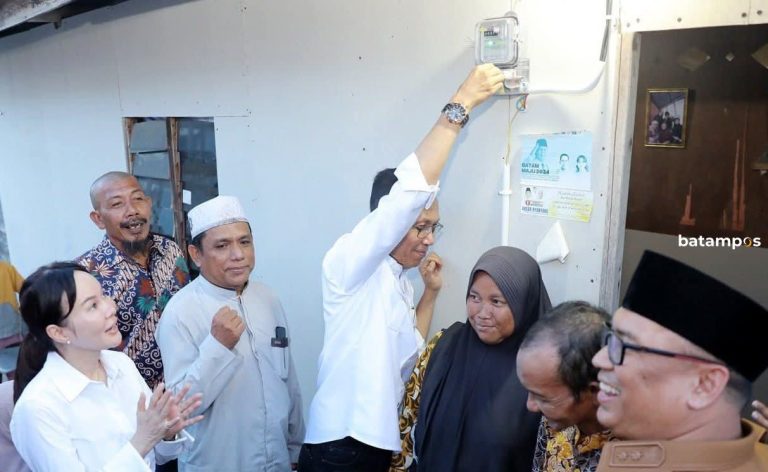 Listrik Merangkai Pulau, Menyalakan Keadilan Energi di Sempadan Negeri