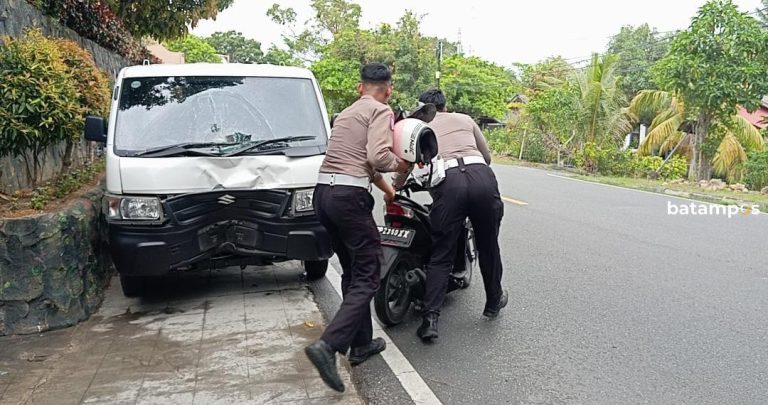 Tabrak Pikap Parkir, Dua Remaja Terkapar di Jalan Wiranto