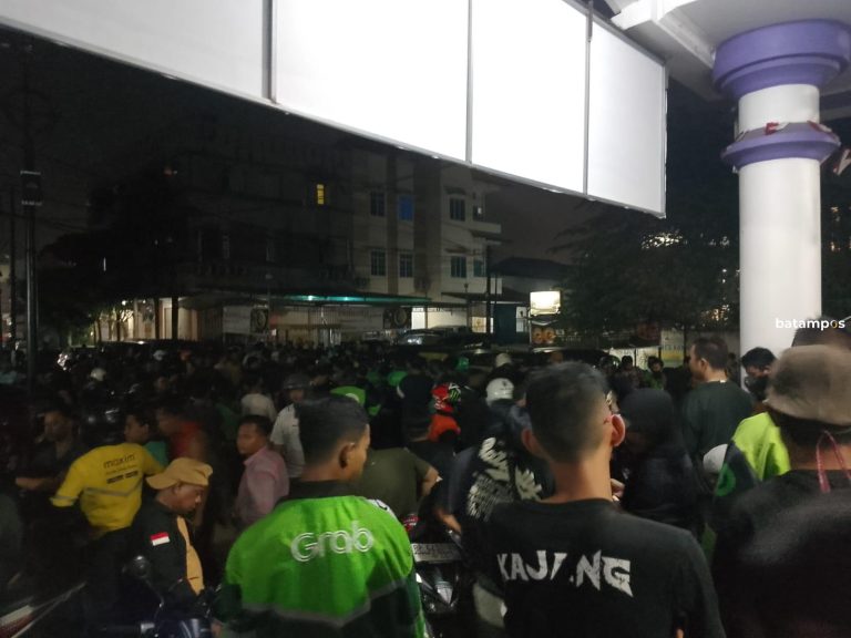 Dua Kelompok Driver Online Bentrok di Lubukbaja